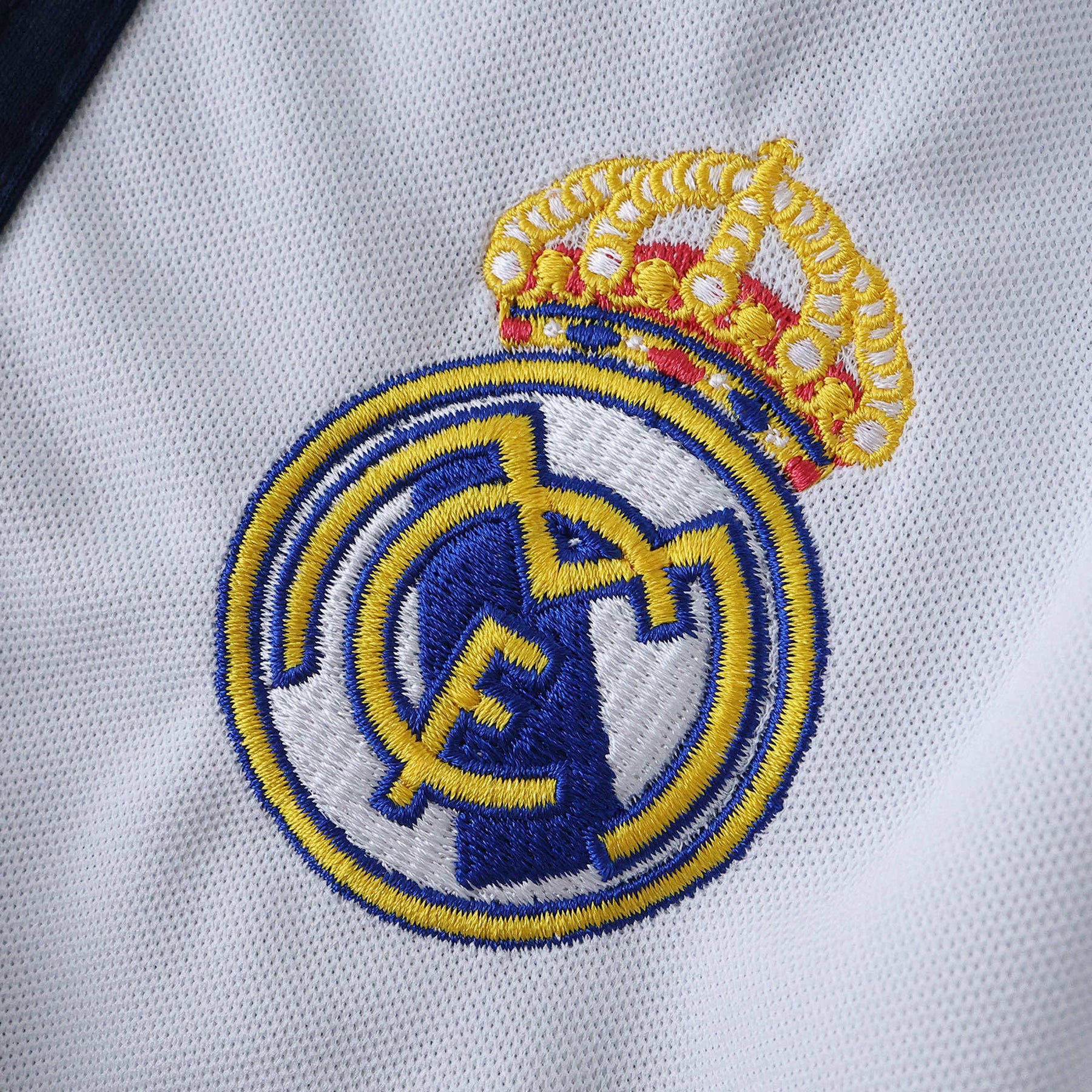 Conjunto Infantil Retrô Real Madrid I 16/17