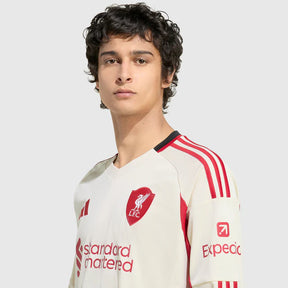 Camisa Liverpool II Manga Longa 25/26 - Torcedor Nike Masculina - Bege [PRÉ-VENDA]