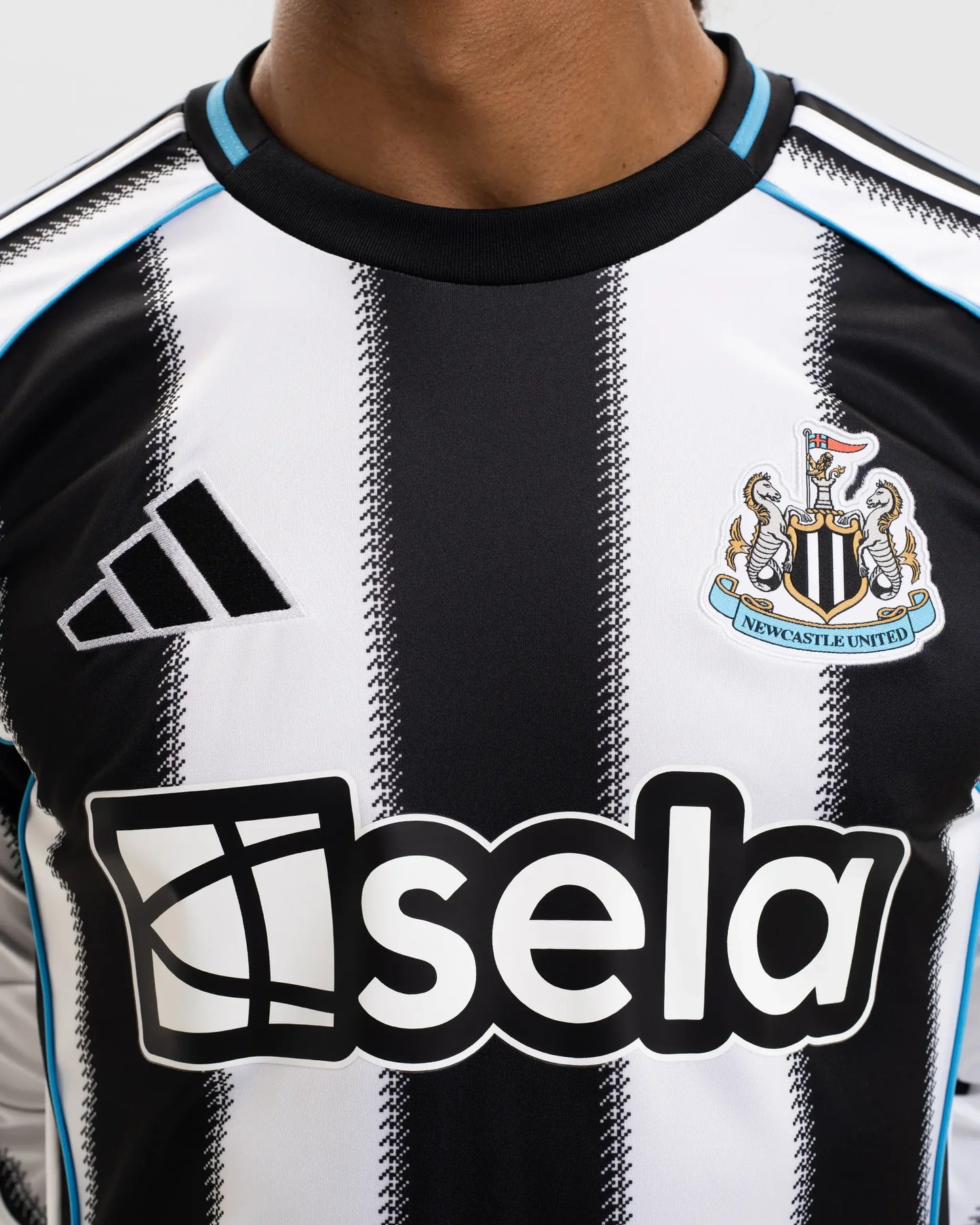 Camisa Newcastle I Manga Longa 25/26 - Torcedor - Adidas - Branca e Preta