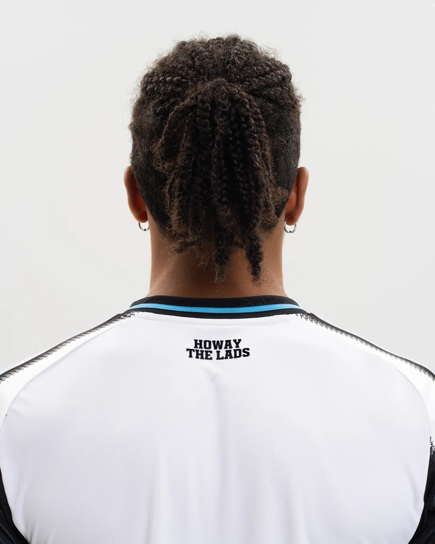 Camisa Newcastle I Manga Longa 25/26 - Torcedor - Adidas - Branca e Preta