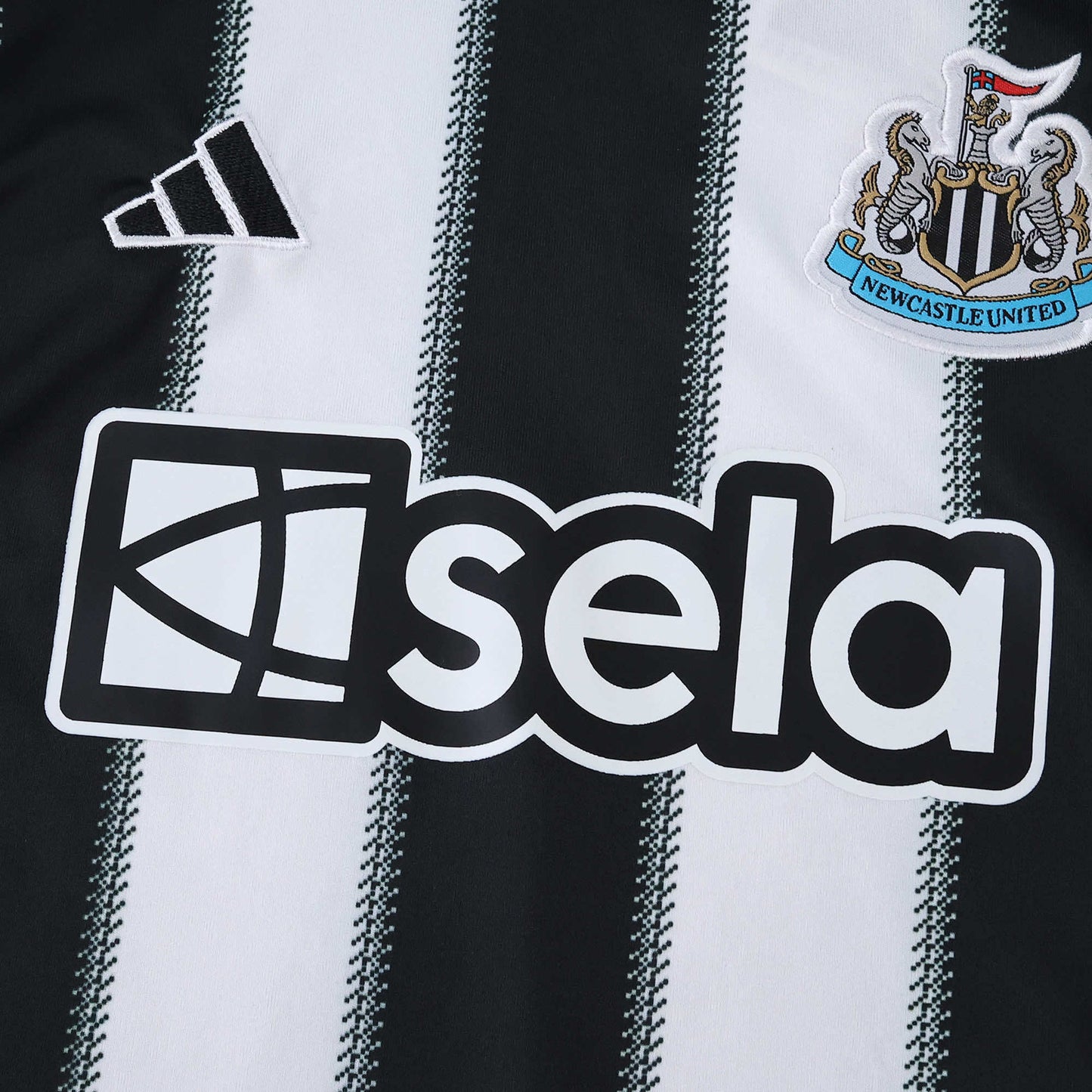 Conjunto Infantil Newcastle I 25/26