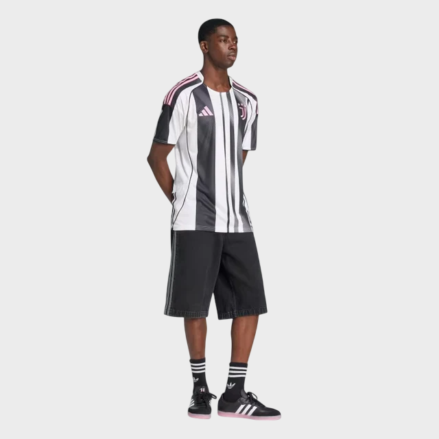 Camisa Juventus I 25/26 - Torcedor Adidas Masculina - Branca e Preta