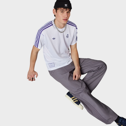 Camisa Real Madrid Terrace Icons 25/26 - Adidas - Branca e Roxa