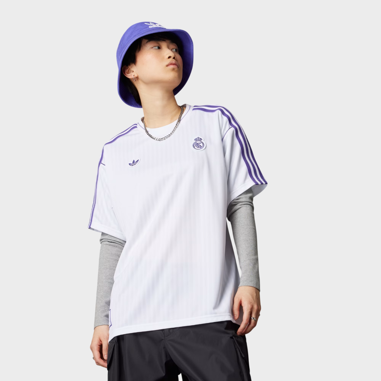 Camisa Real Madrid Terrace Icons 25/26 - Adidas - Branca e Roxa